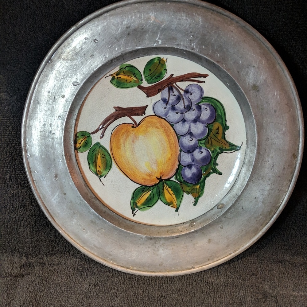 Handgemalt decorative plate with pewter frame